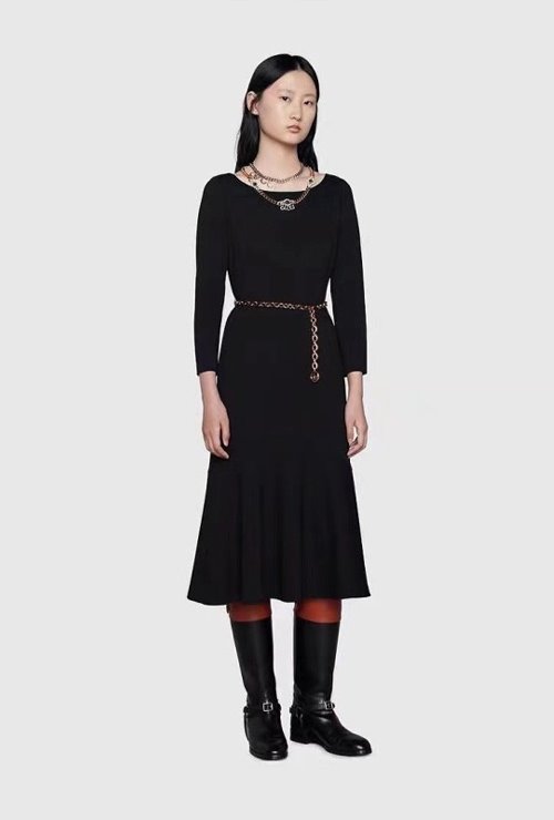 gu st. Sable dress with chain belt / 2 types